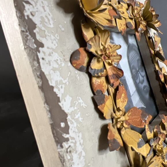 Vintage 3D Tin Flower Picture Frame Yellow 3x3 Photo Opening 6x6 Inch Wall Decor - Picture 8 of 11